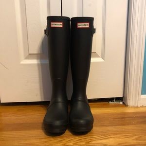 HUNTER original tall black rain boots (ON HOLD)
